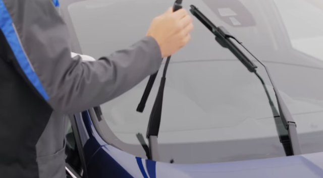 How To Change Wiper Blades On A Ford Kuga Motoring News And Advice