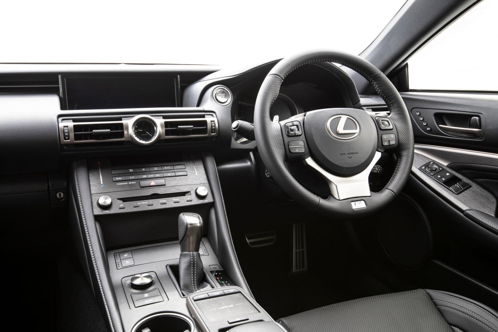 Lexus RC