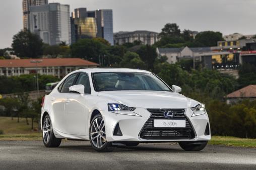 Which new Lexus IS is better: hybrid or petrol?