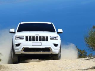 How to replace a lightbulb on a Jeep Grand Cherokee 