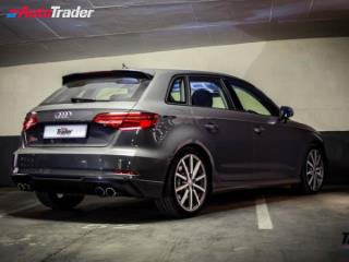 How to replace a taillight bulb on a Audi S3