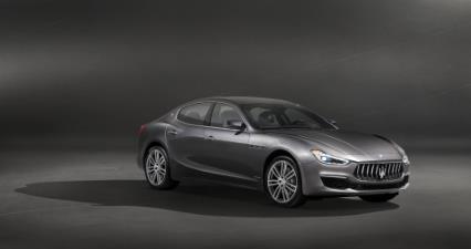 Which Maserati Ghibli is better: hybrid or petrol?