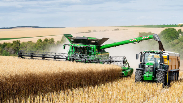 John Deere introduced the X9 Combine - Agriculture News - AutoTrader