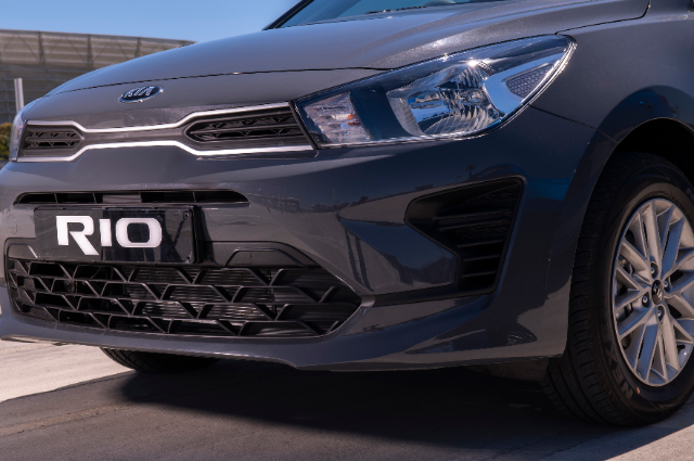 Top 3 KIA Rio trims head to head: here’s our winner. - Buying a Car ...