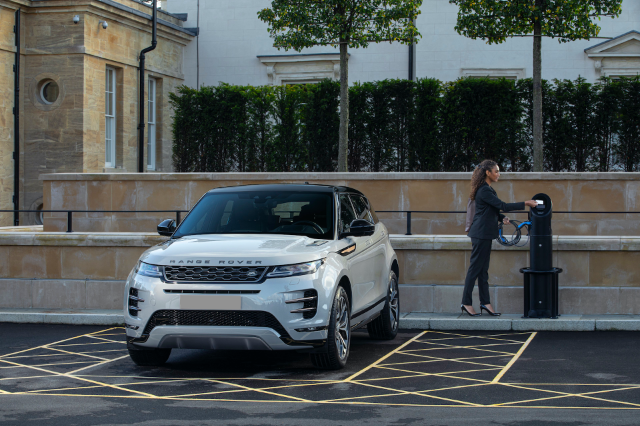 Range Rover Evoque | Hangi Motor Daha Verimli ?