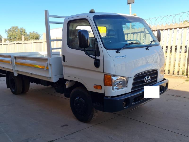 Hyundai HD72, 4 TONNER FITTED WITH DROPSDIE,+/- 129000KMs for sale in ...