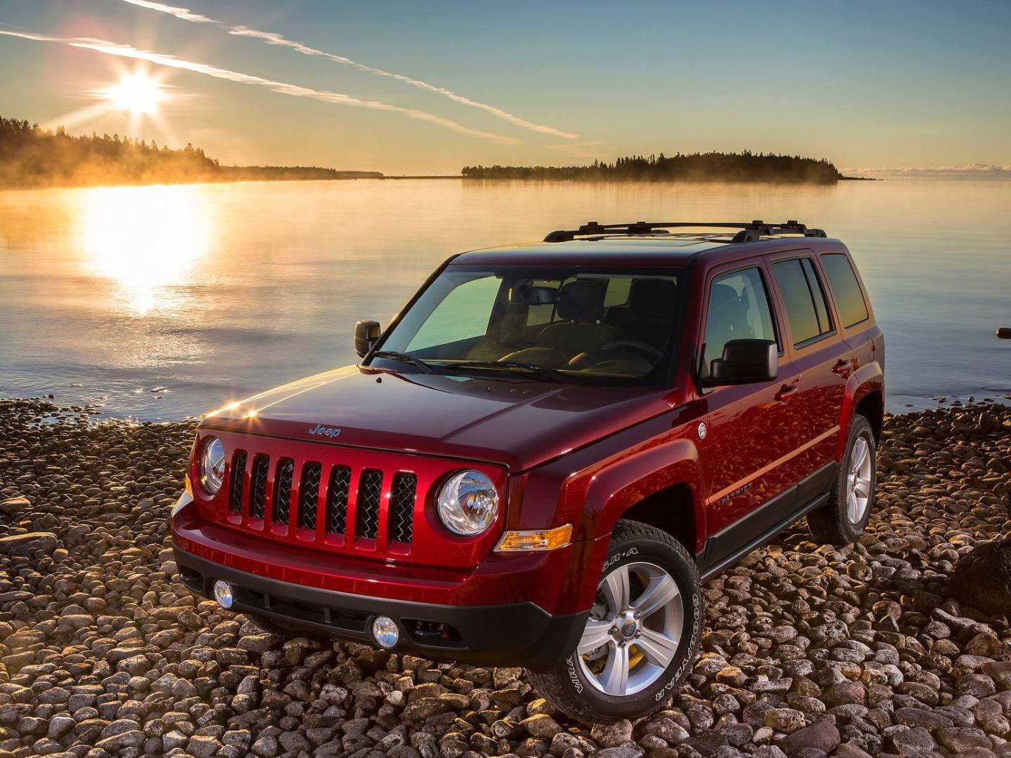 How to change wiper blades on a Jeep Patriot Car Ownership AutoTrader