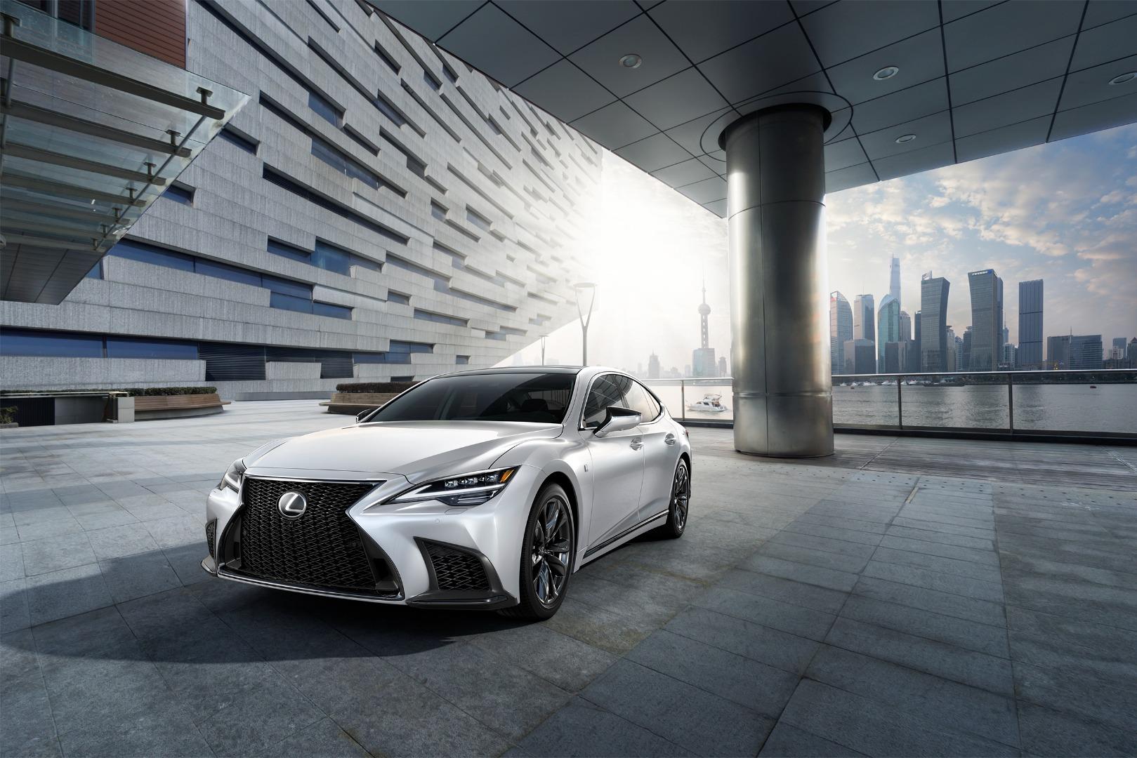 Lexus LS