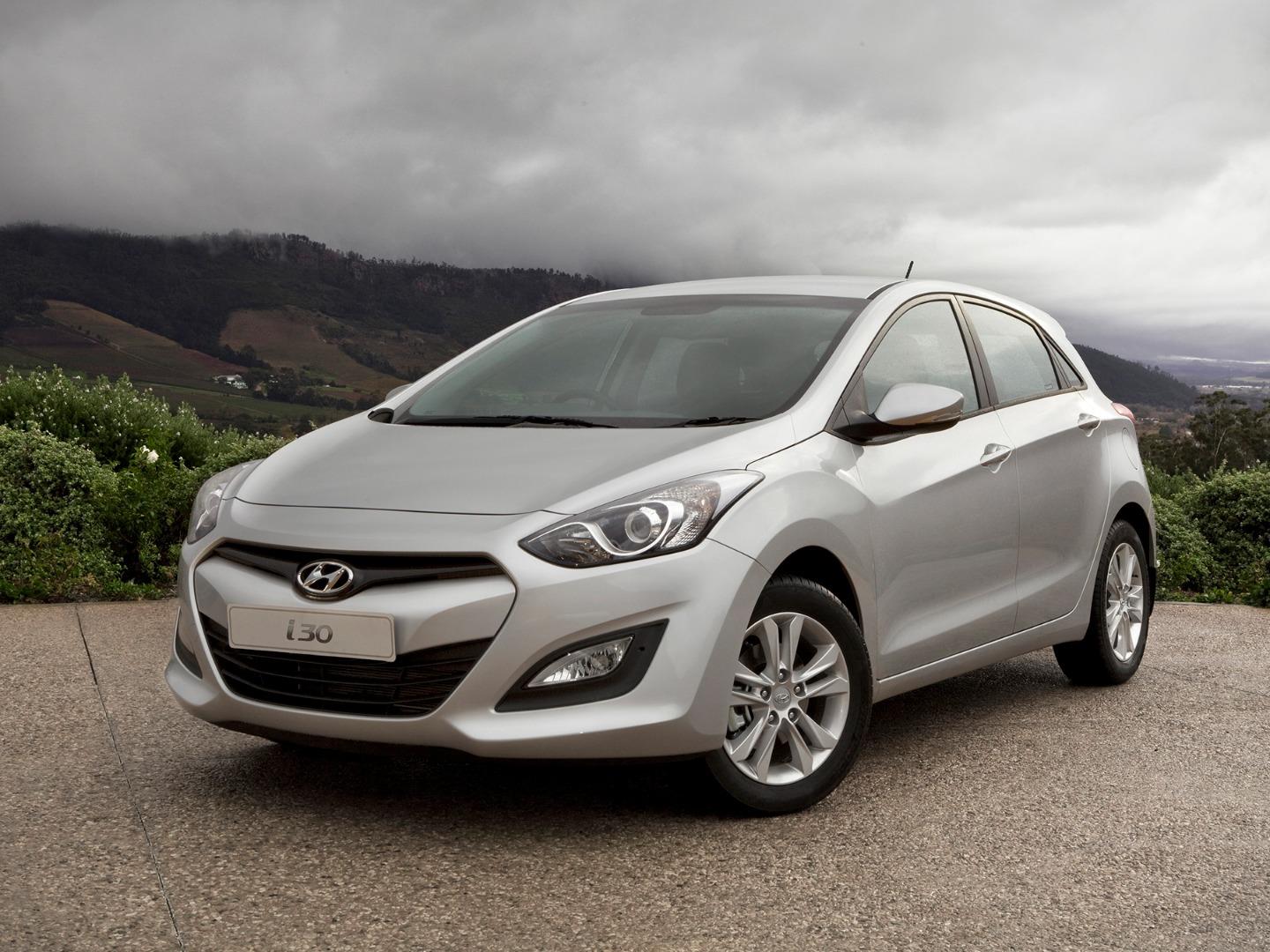 which-hyundai-i30-trim-holds-its-value-better-buying-a-car-autotrader