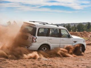 How to replace the car battery on a Mahindra Scorpio