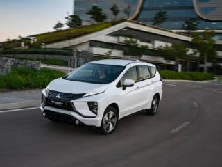 How to top up screen wash on a Mitsubishi Xpander