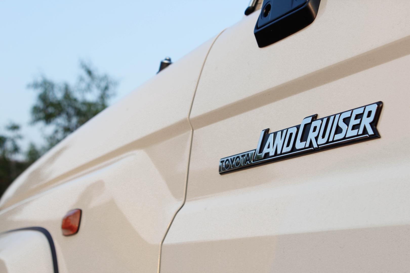 Toyota Land Cruiser 79