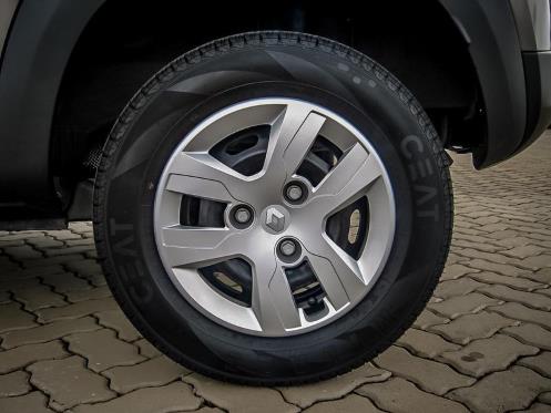 How to replace a tyre on a Renault Kwid