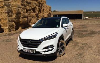 From Casual to Black Tie in Every Respect:  Hyundai ix35 dons Tucson Tuxedo.