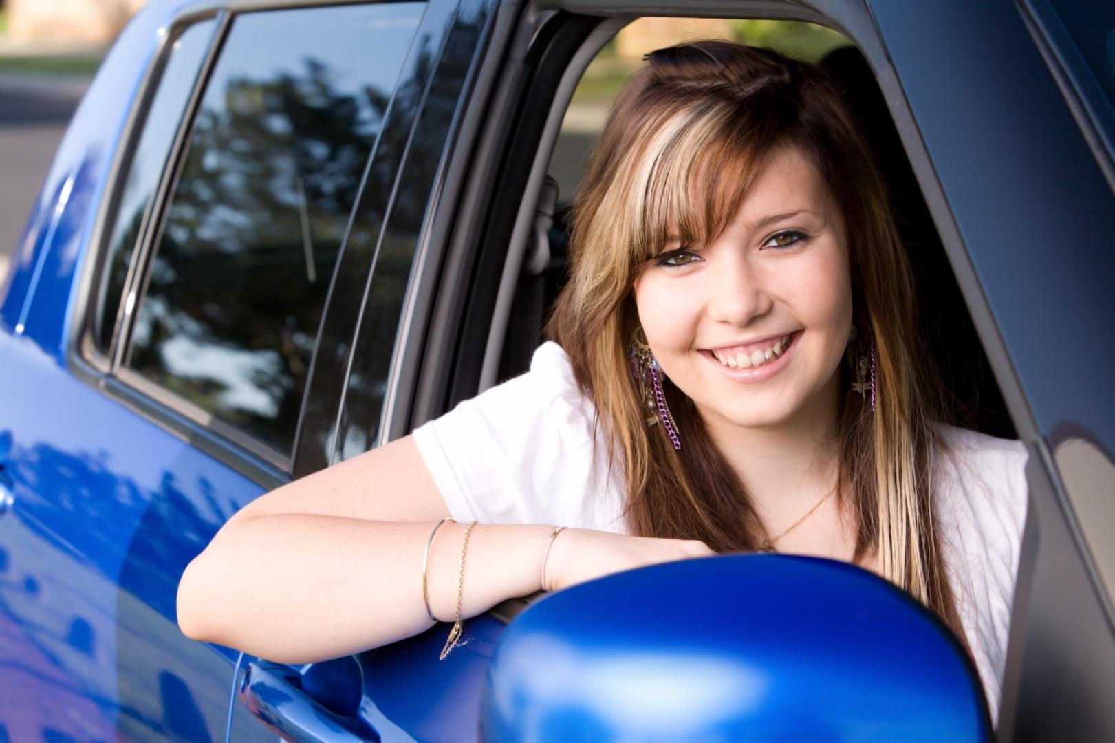 does-leasing-a-car-affect-your-credit-score-buying-a-car-autotrader