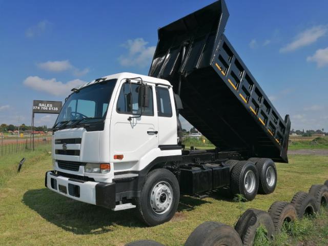 UD 440 10 Cube Tipper Double I Tanks