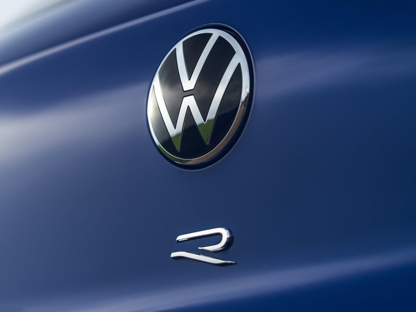 What is the difference between Volkswagen R and R-Line? - Buying a