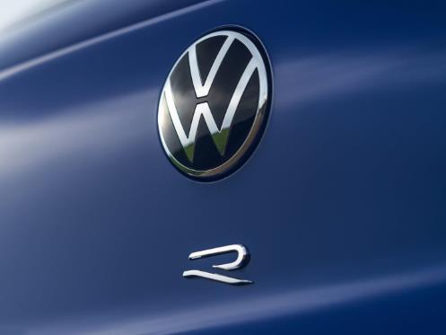 What is the difference between Volkswagen R and R-Line?