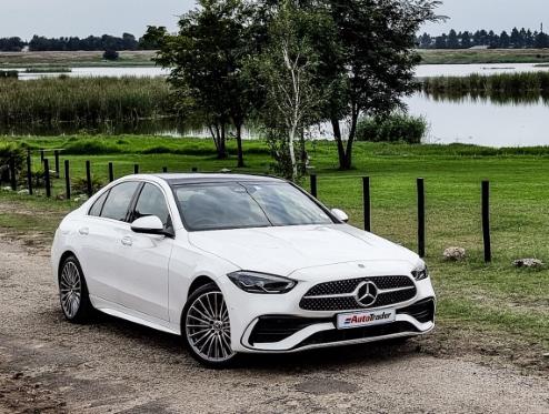 Mercedes-Benz C200 AMG Line (2022) Review