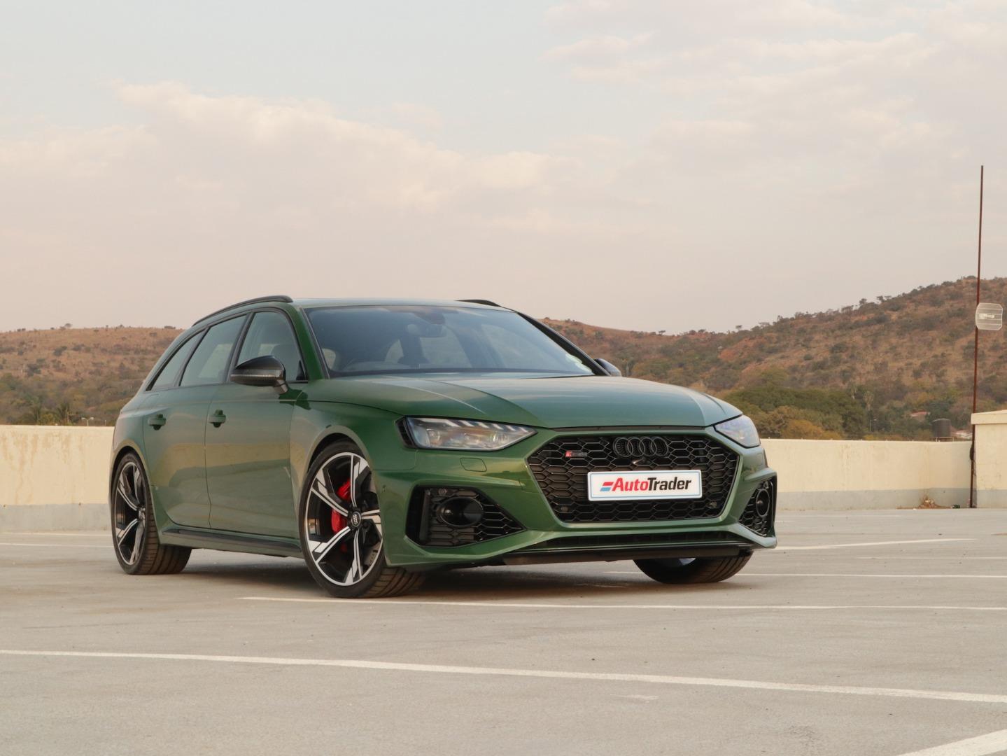 Audi RS4 quattro (2022) Review - Expert Audi RS4 Avant Car Reviews - AutoTrader