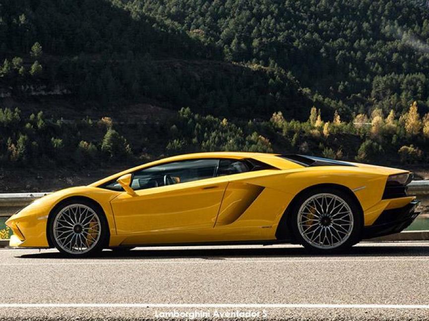 Lamborghini Aventador