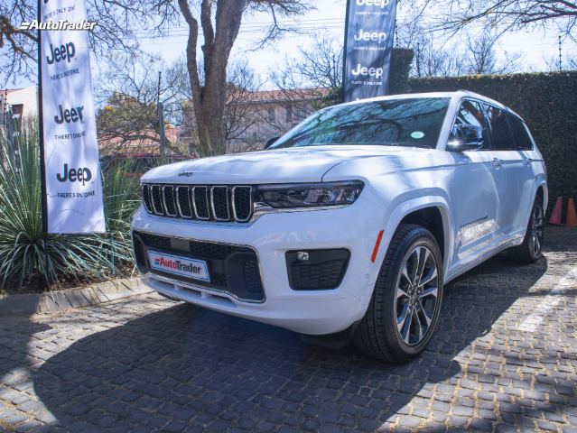 Jeep Grand Cherokee L (2022) - First Drive Review - Buying a Car ...