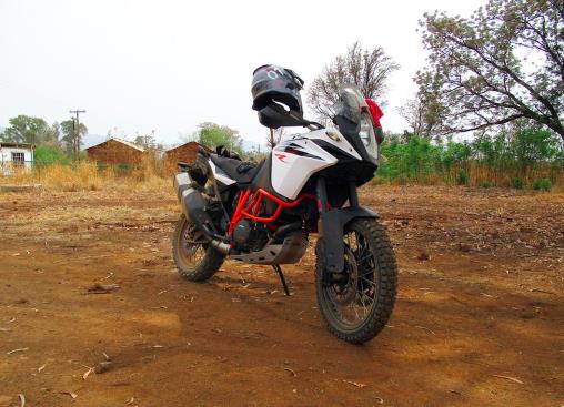 KTM does midsize duallie right