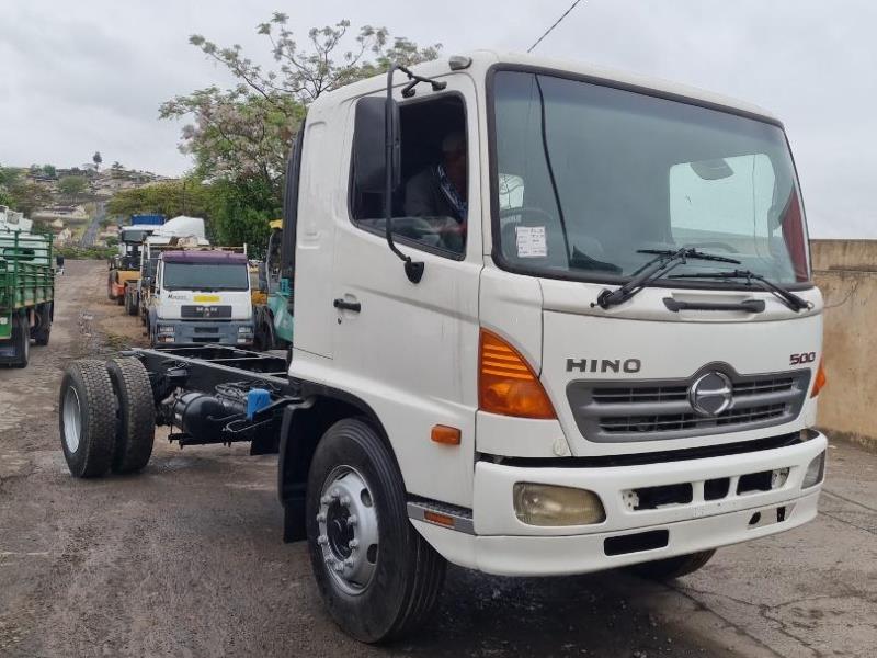 Toyota hino 500