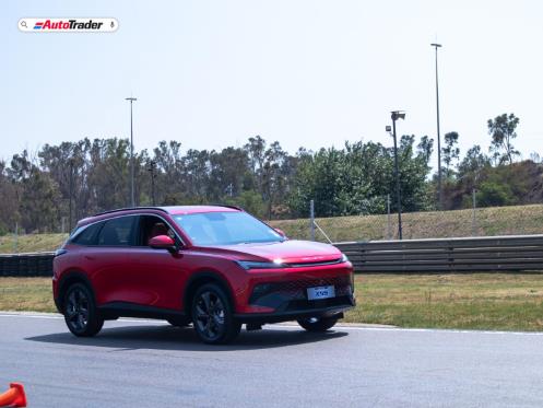 How do I connect my Android and Apple phone to my BAIC Beijing X55?