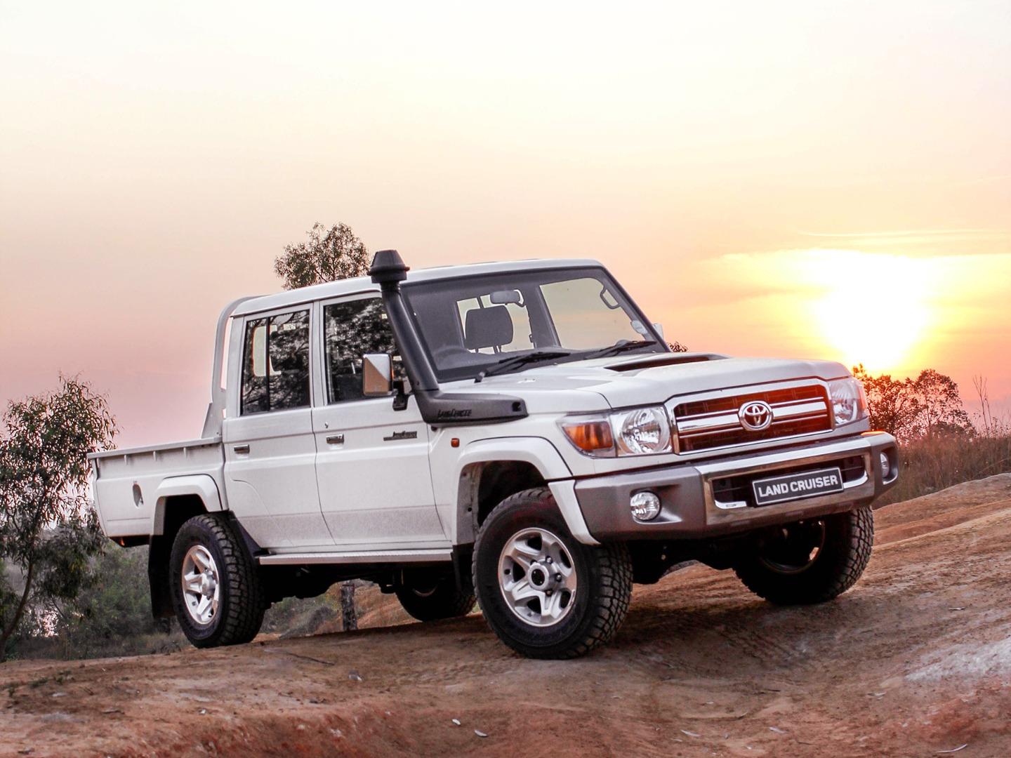 Which Toyota Land Cruiser 70-series trim depreciates the fastest ...