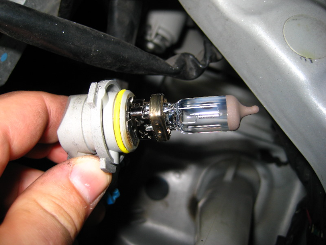 How to replace a headlight bulb on a Toyota Corolla Cross - Automotive ...