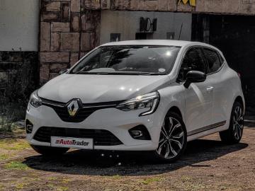 Renault Clio 1.0 Turbo Intens (2022) Review - Expert Renault Clio Car  Reviews - AutoTrader