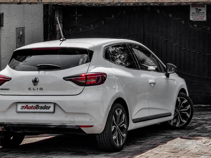  Renault Clío.  Revisión de Turbo Intens ( )
