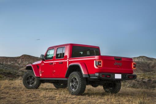 Which Jeep Gladiator is better: diesel or petrol?