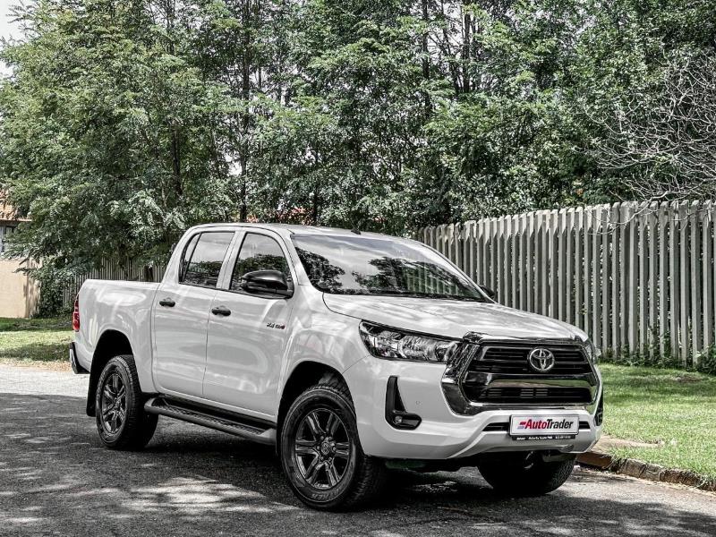 Toyota Hilux 2.4 GD-6 double cab Raider auto(2022) Review - Expert ...