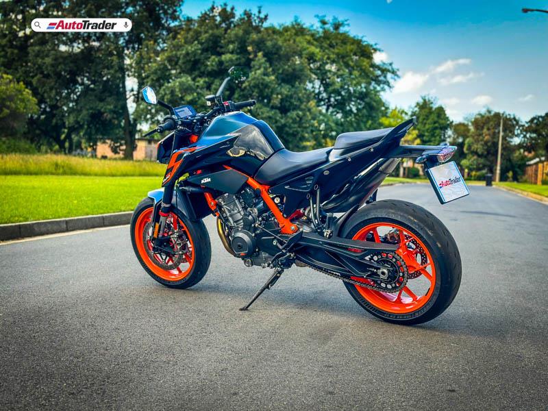 KTM 890 Duke R
