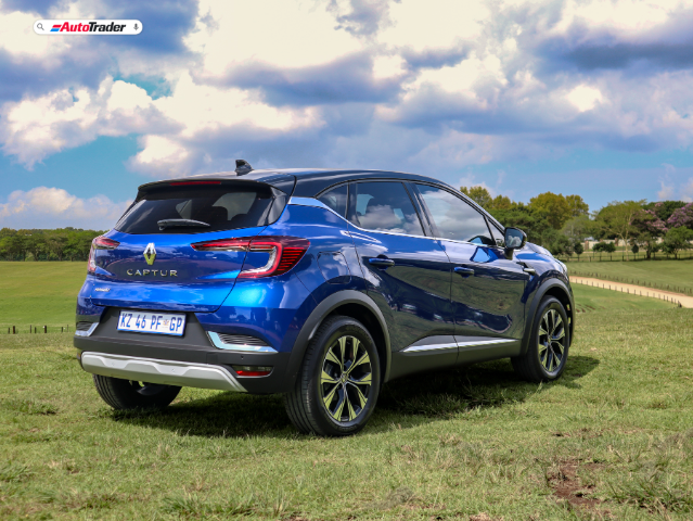 Renault Captur (2023) - First Drive Review - Buying A Car - AutoTrader