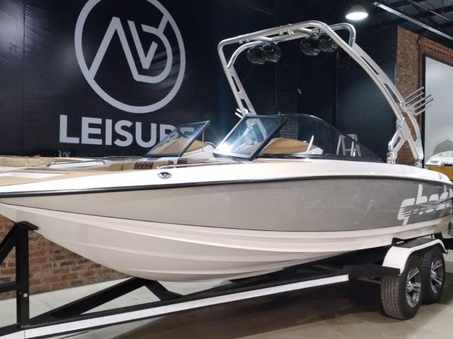 Ghost X22 Wake Surf Edition with 6.2L V8 H.O Mercruiser with V-Drive Adv Leisure