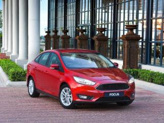 How to replace a headlight bulb on a Ford  Focus