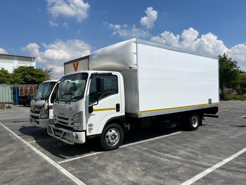 Isuzu N Series Npr Amt Insulated Van Body For Sale In Kempton Park Id Autotrader