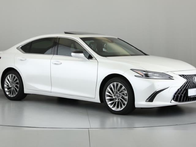 Lexus sedans for sale in South Africa - AutoTrader