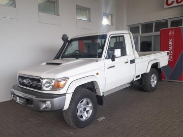 Toyota Land Cruiser 79 4.5D-4D LX V8 for sale in Piet Retief - ID ...