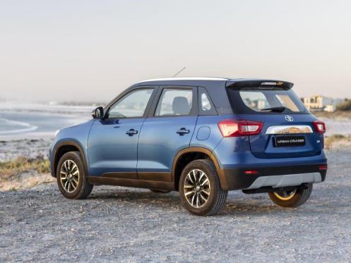 Can you fit 3 car seats in the back of a Toyota Urban Cruiser?