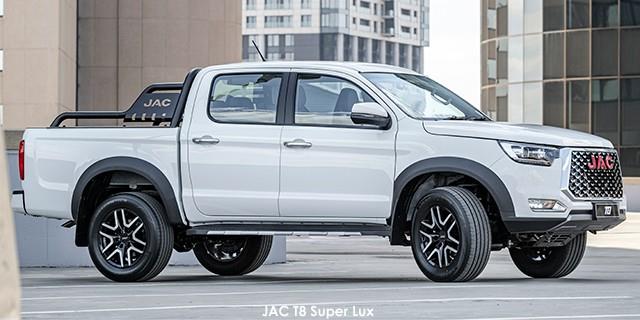 JAC Motors releases new T8 Super-Lux