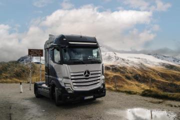Driven: Mercedes-Benz GenH2 Truck