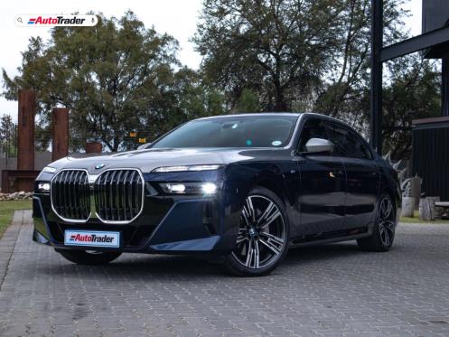 BMW 740i M Sport - Making clinical quite expressive