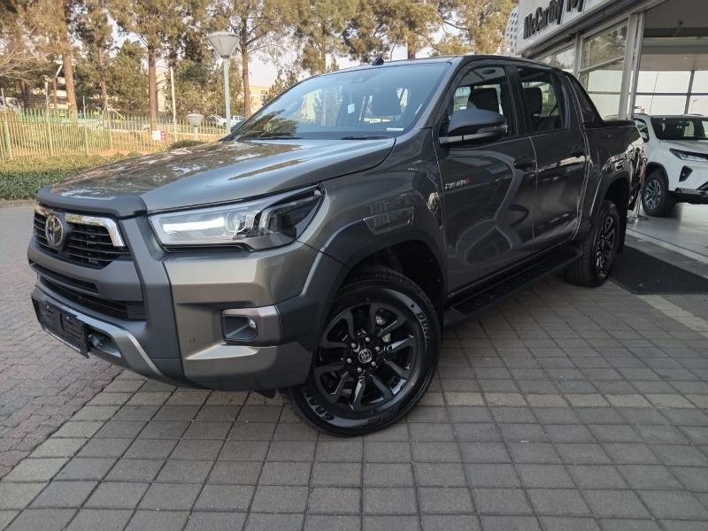 Toyota hilux deals 2.8 gd6 accessories