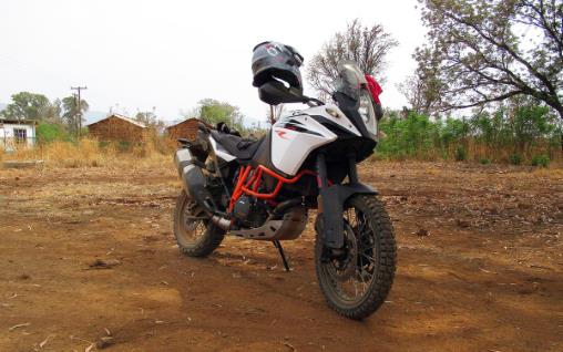 KTM does midsize duallie right - KTM 1090 Adventure R
