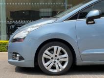 Peugeot 5008 1.6T Allure (2019) Review