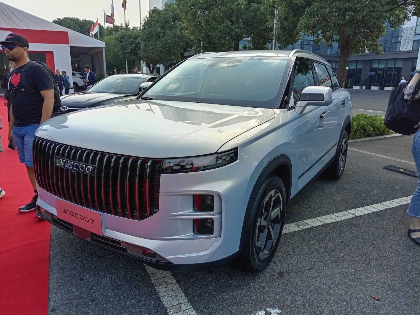 Automotive News